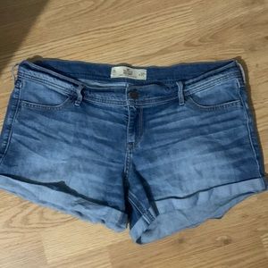 Hollister mid-shorts